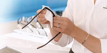 How to Clean EyeGlasses Properly 