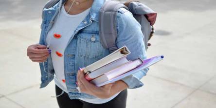Simple College Check List and Dorm Room Ideas